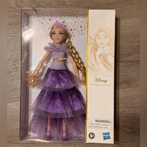 Hasbro Disney Style Series Rapunzel Princess Collectible Fashion Doll 04